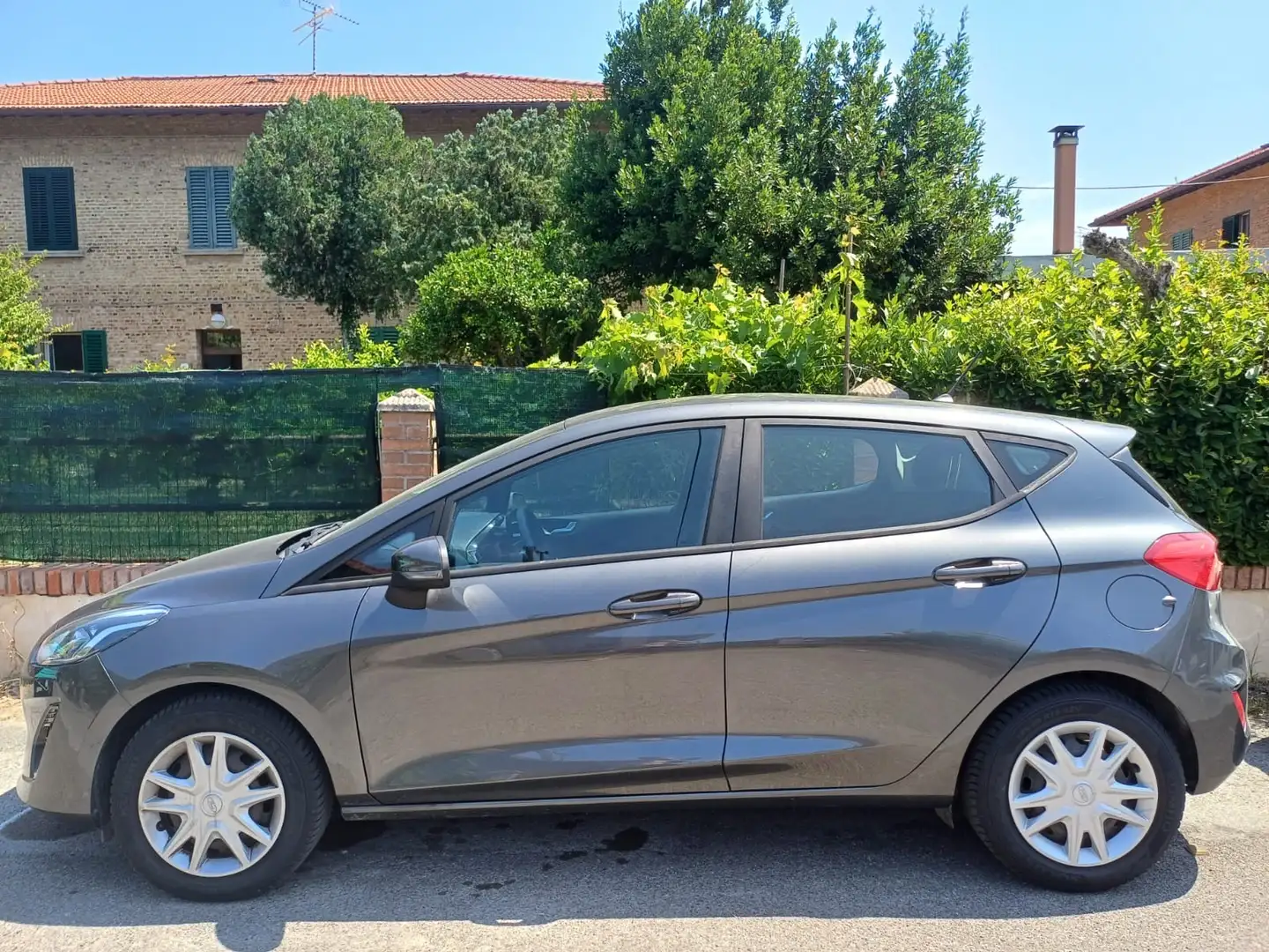 Ford Fiesta plus - 2