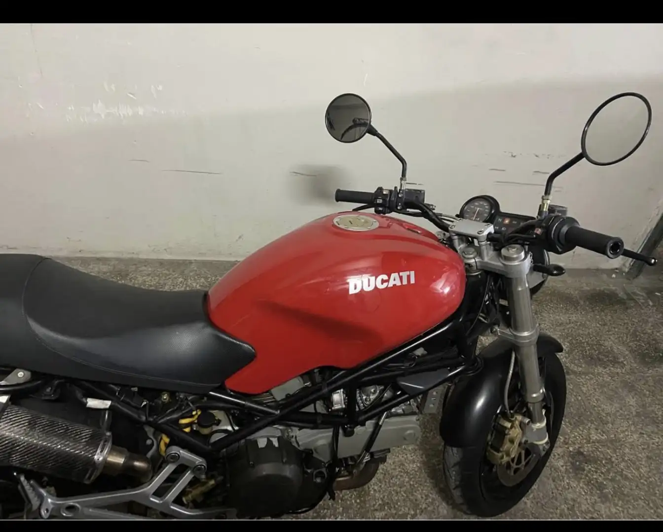Ducati Monster 750 - 2