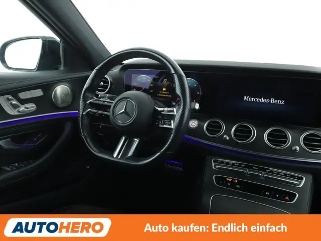 Mercedes-Benz 220 view 13