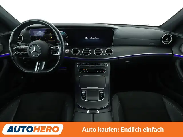 Mercedes-Benz 220 view 12