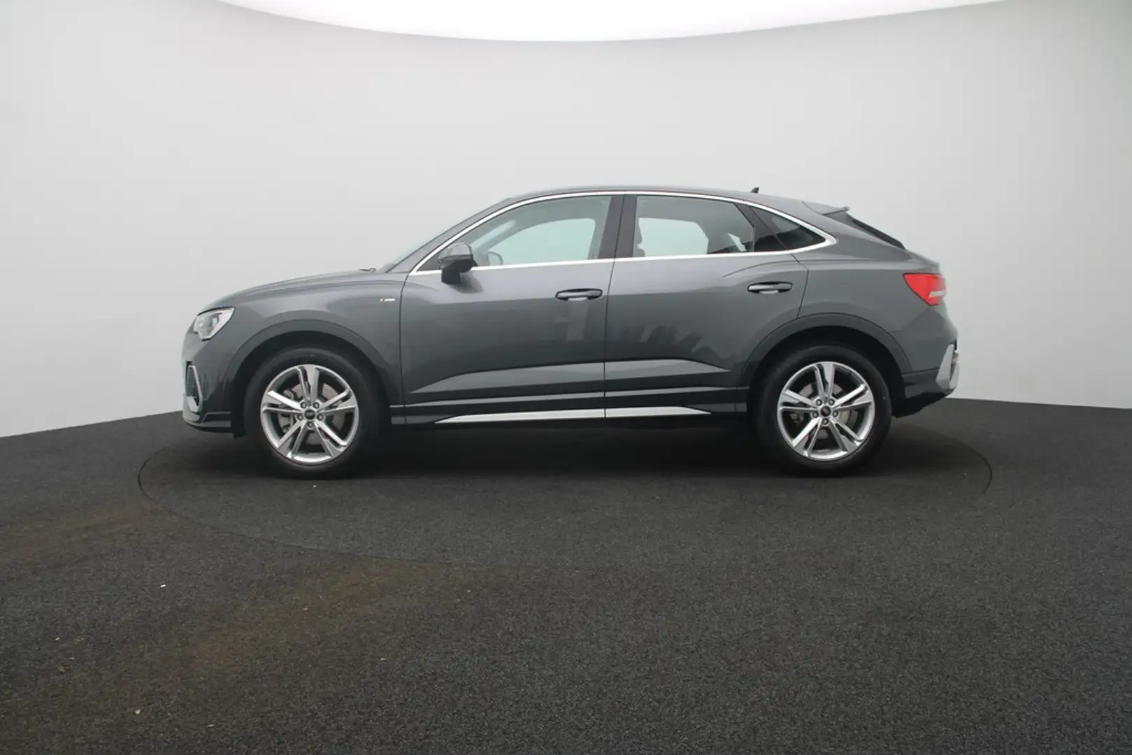Audi Q3 Sportback 40 TDI quattro S line Navi ACC AHK Grau - 2