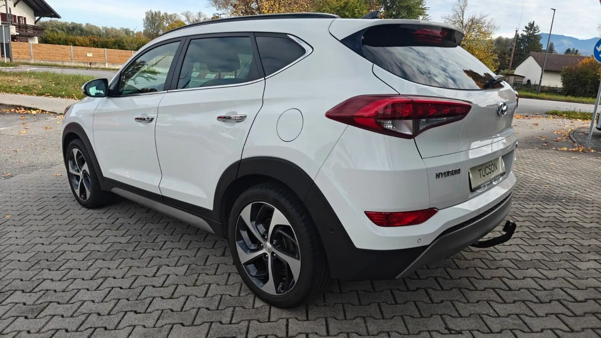Hyundai TUCSON Premium 4WD*AHK*TOTWINKEL*KAMERA*TOP!!! Wit - 2