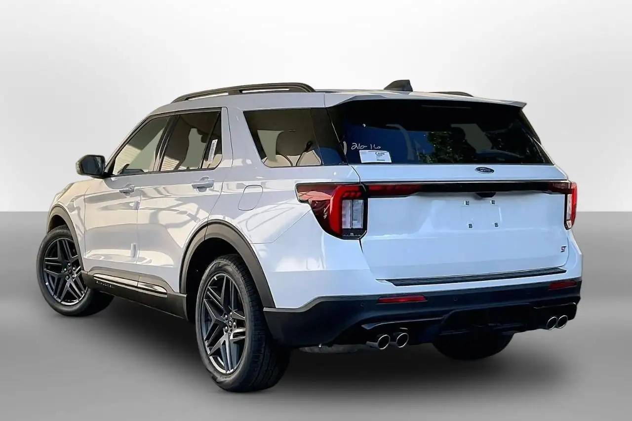 Ford Explorer снимка Ford Explorer