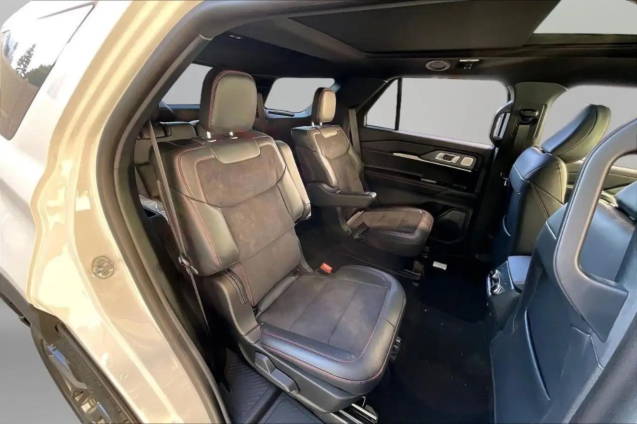 Ford Explorer снимка Ford Explorer