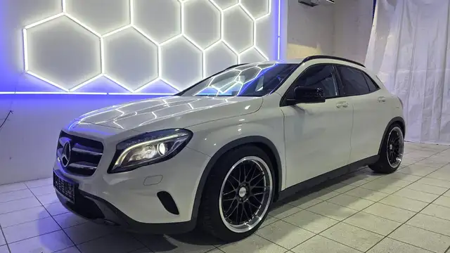 Mercedes-Benz GLA 180