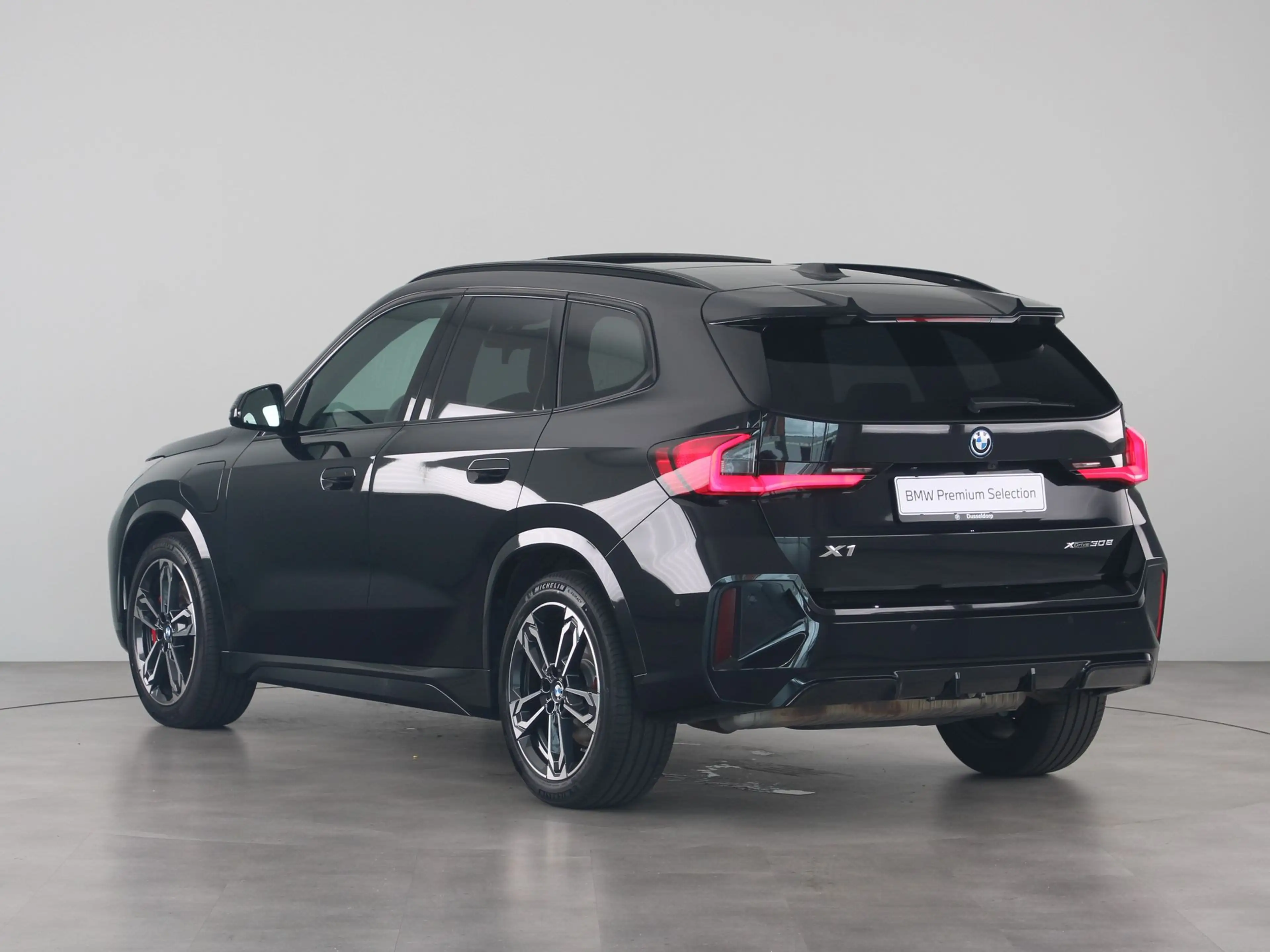 BMW X1 xDrive30e — photo 12