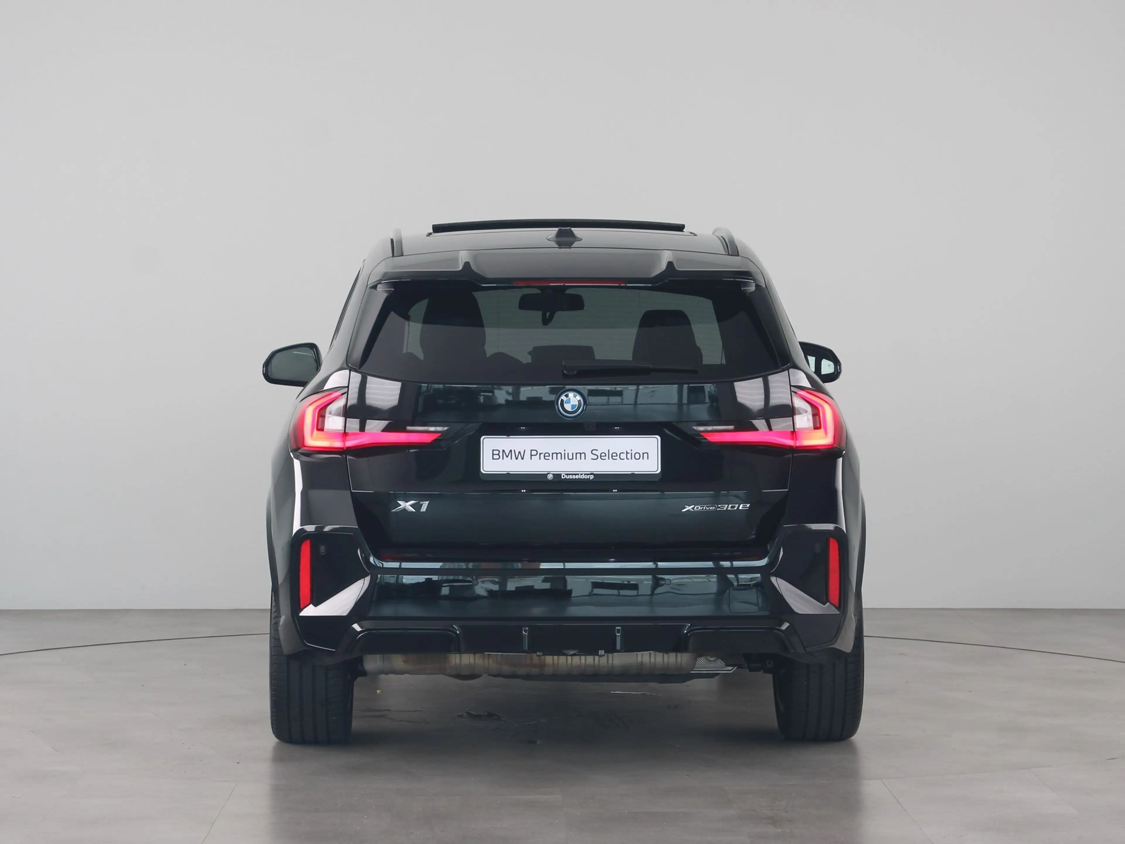 BMW X1 xDrive30e — photo 11