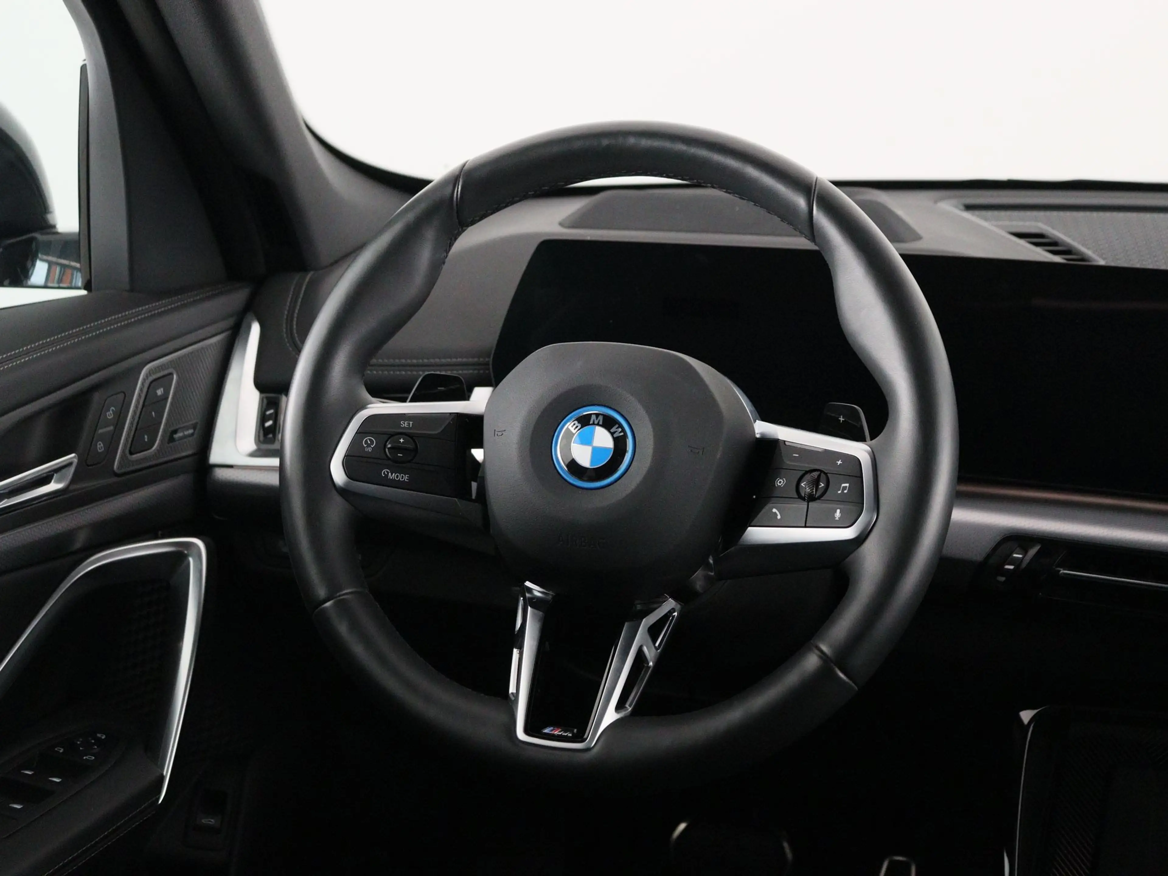 BMW X1 xDrive30e — photo 2