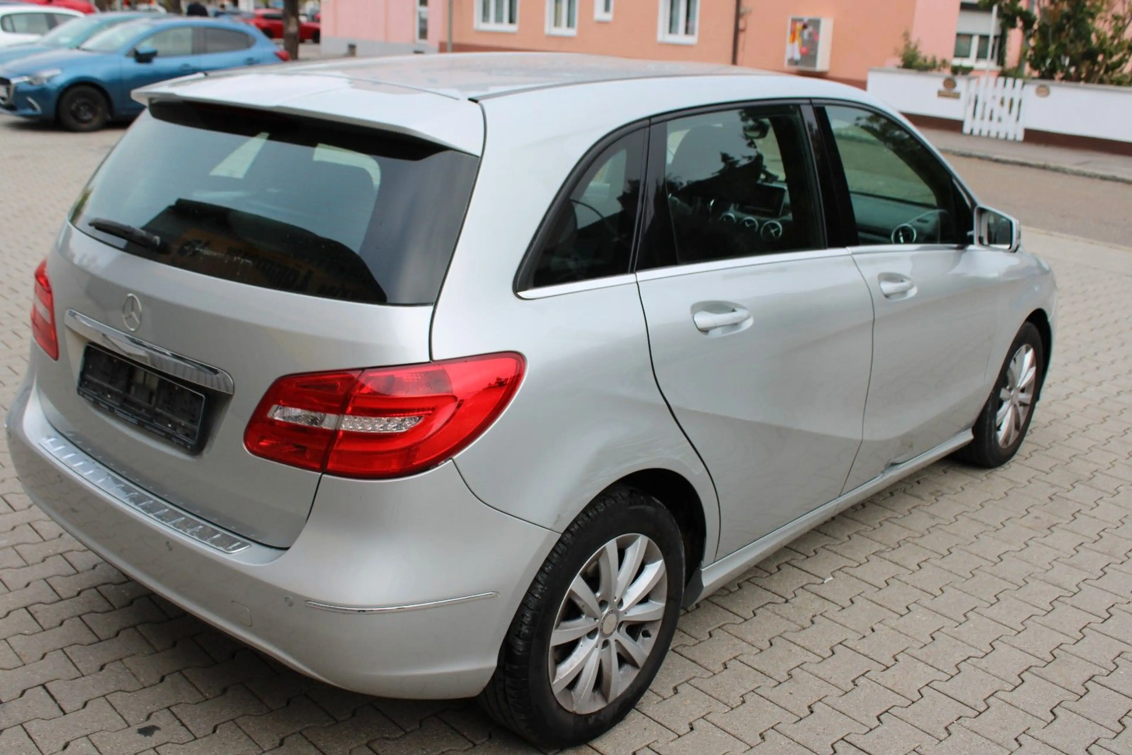 Mercedes-Benz B 180 BlueEfficiency — photo 2