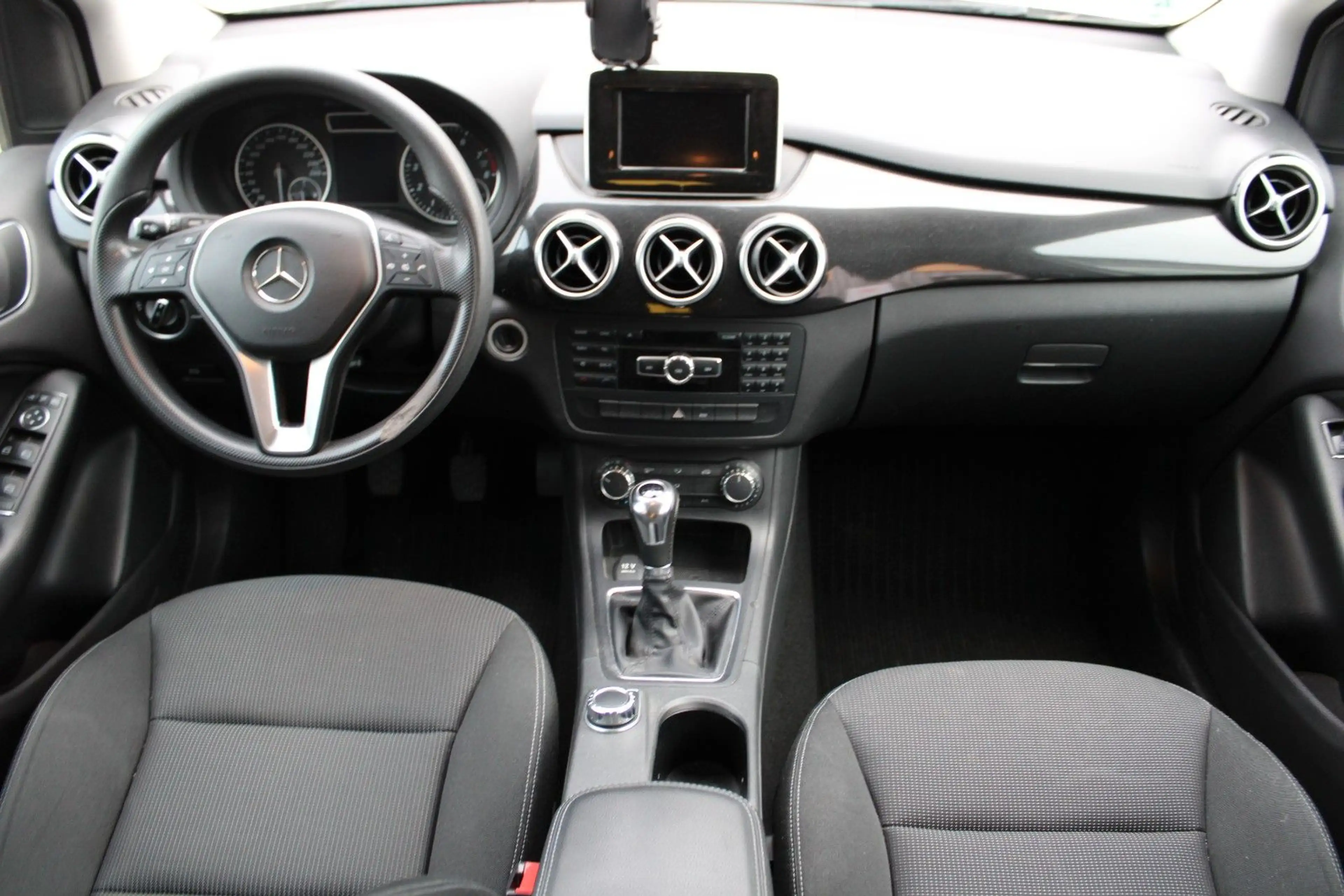Mercedes-Benz B 180 BlueEfficiency — photo 9