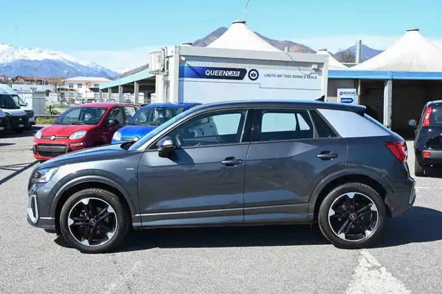 Audi Q2 view 8