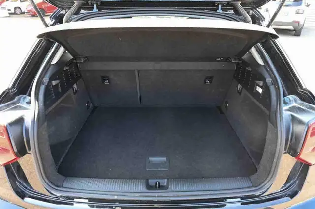 Audi Q2 view 9