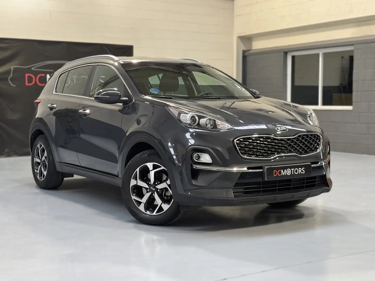 Kia Sportage 1.6 MHEV Drive 4x2 136 Gris - 2