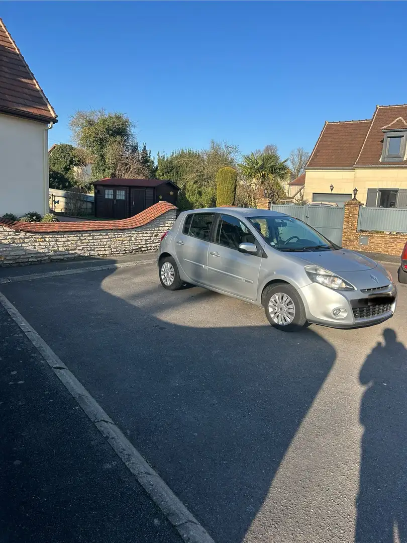 Renault Clio III 1.2 16V 75 eco2 Expression - 2