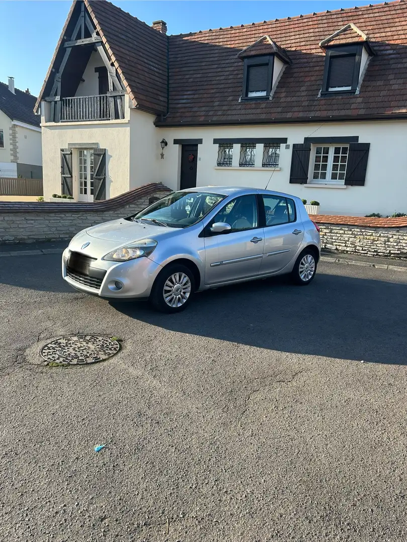 Renault Clio III 1.2 16V 75 eco2 Expression - 1