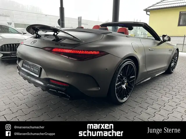 Mercedes-Benz SL view 10