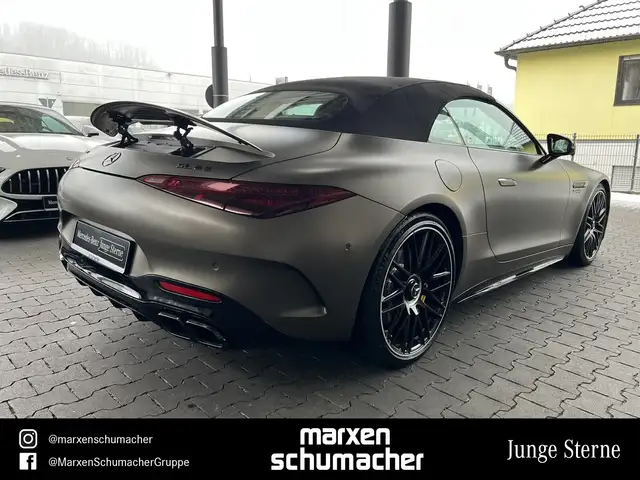 Mercedes-Benz SL view 4