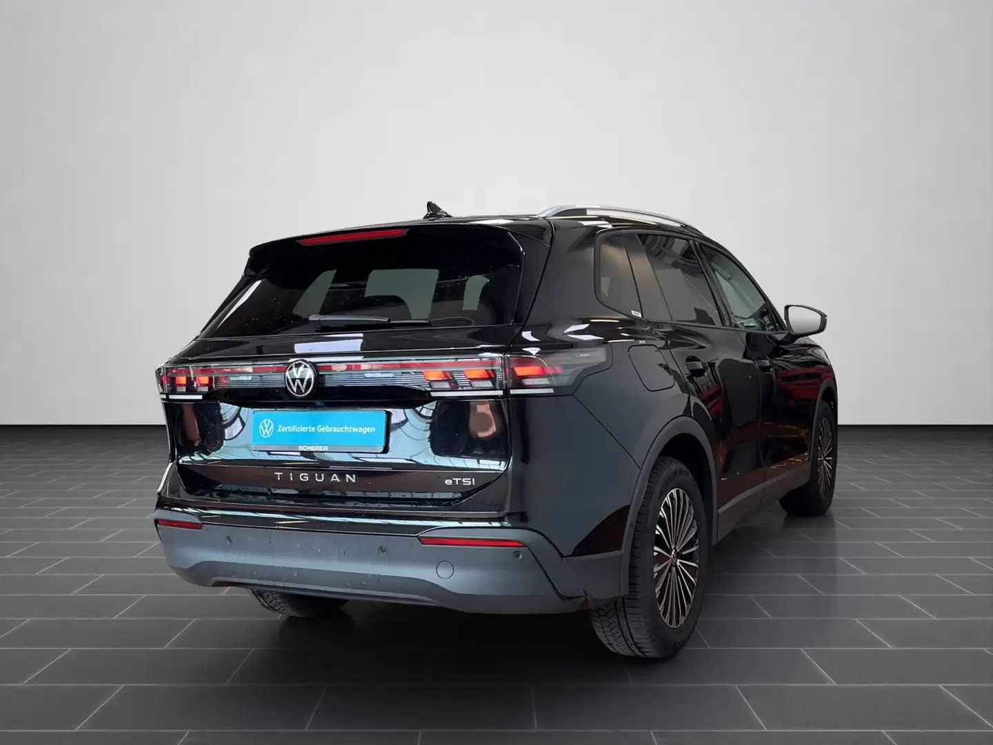 Volkswagen Tiguan Life 1.5 eTSI DSG Led+,360°,HUD,AHK Schwarz - 2