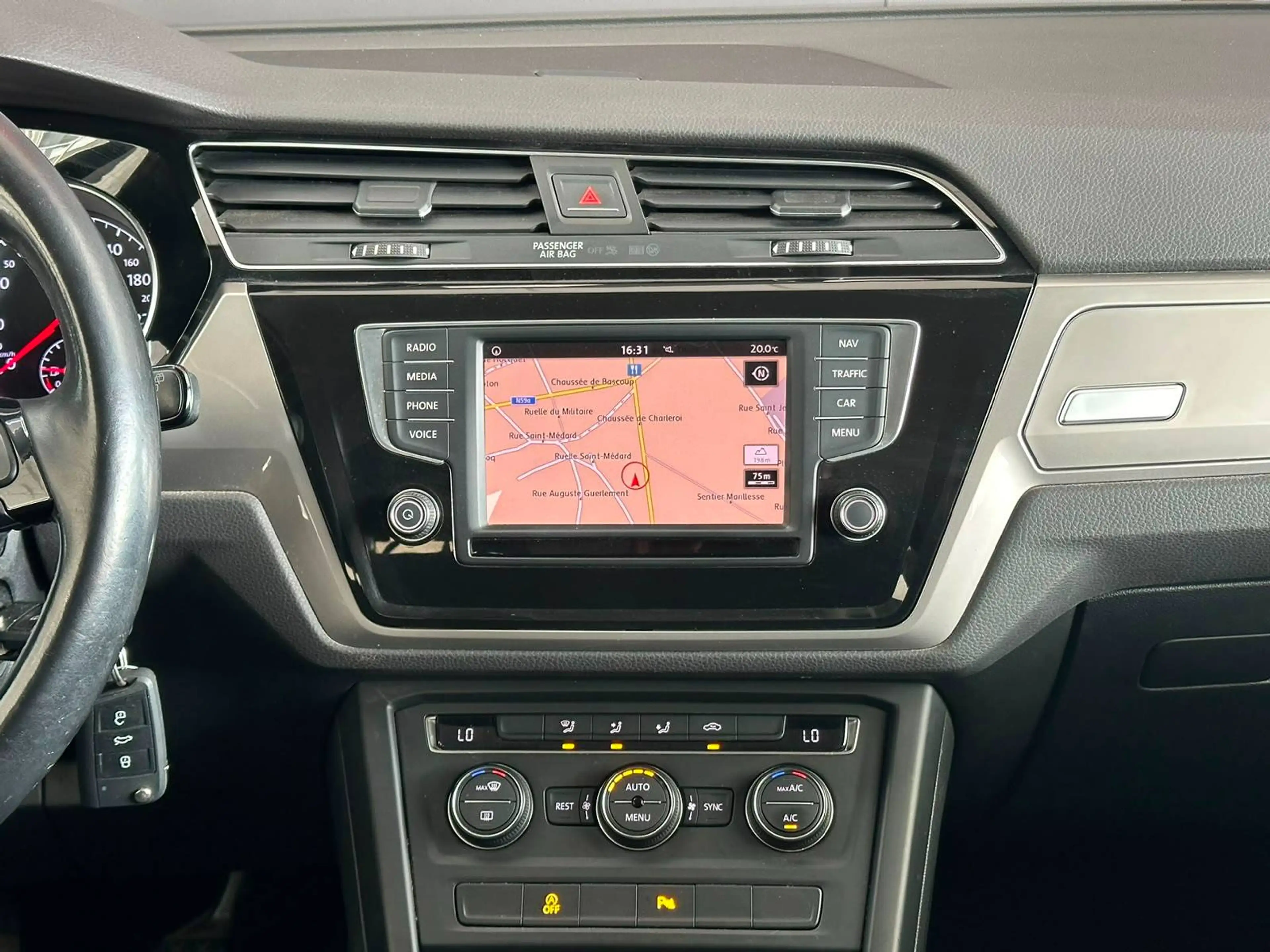 Volkswagen Touran 🟢1.4 ESSENCE 150CV - 7 PLACES - GPS - CRUISE - AIRCO - 1ER PROPRIETAIRE — photo 13
