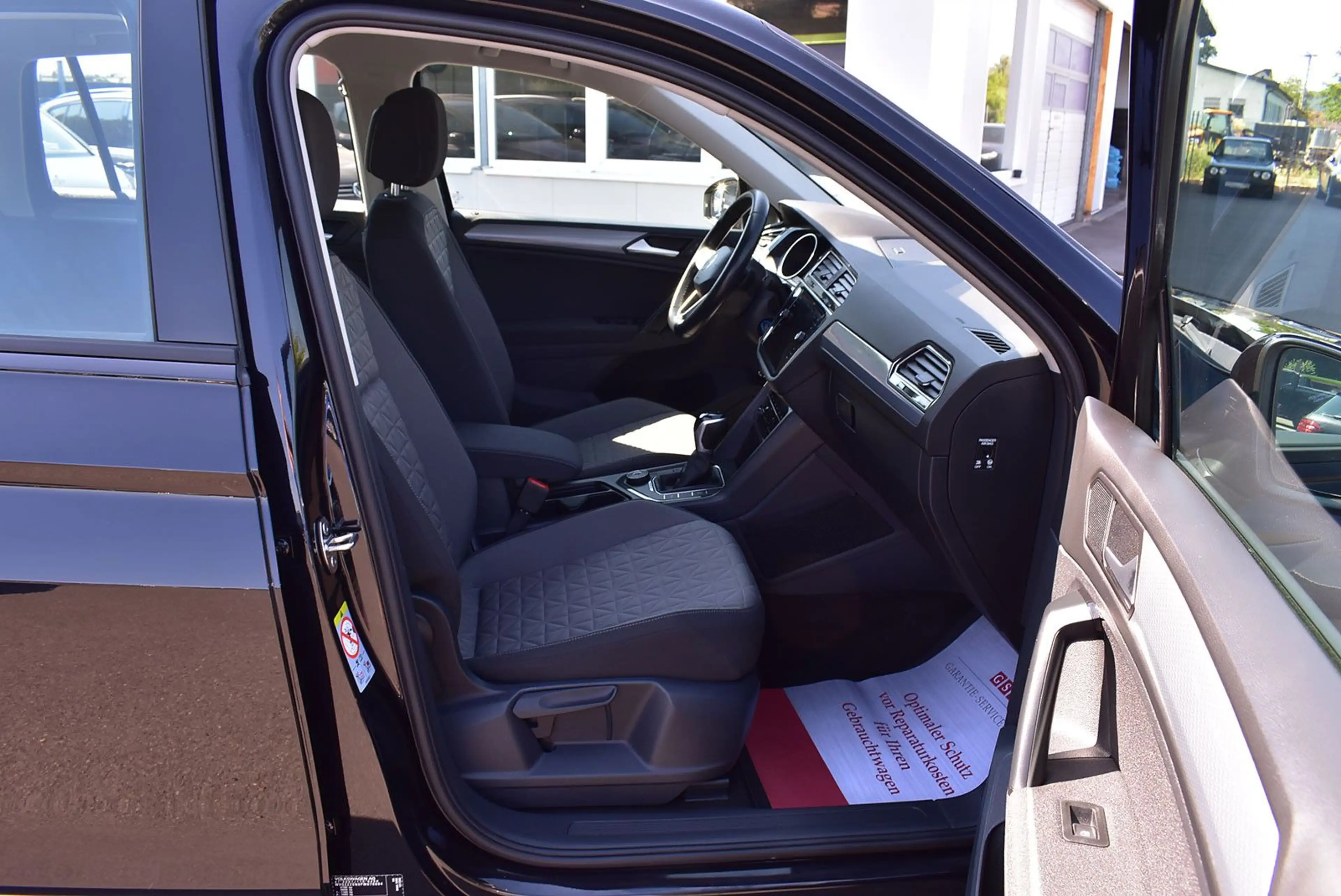 Volkswagen Tiguan 2,0TSI 4Motion Life LED+Kamera+ACC+18"Alu — photo 9