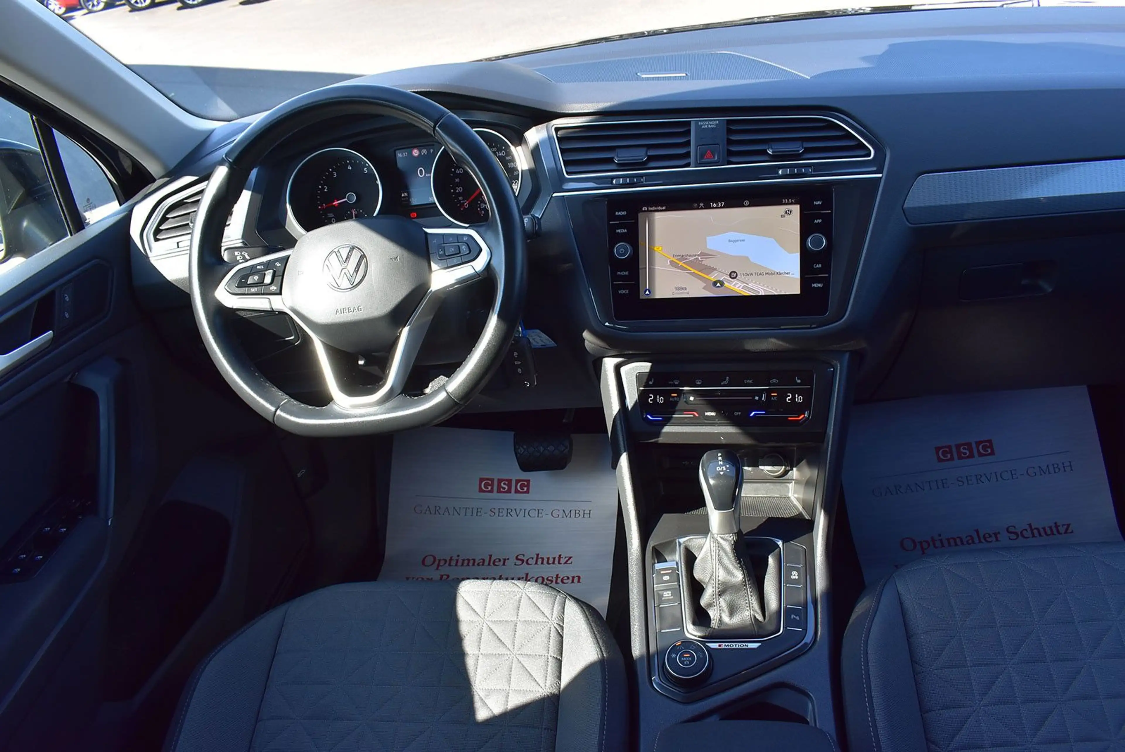 Volkswagen Tiguan 2,0TSI 4Motion Life LED+Kamera+ACC+18"Alu — photo 13