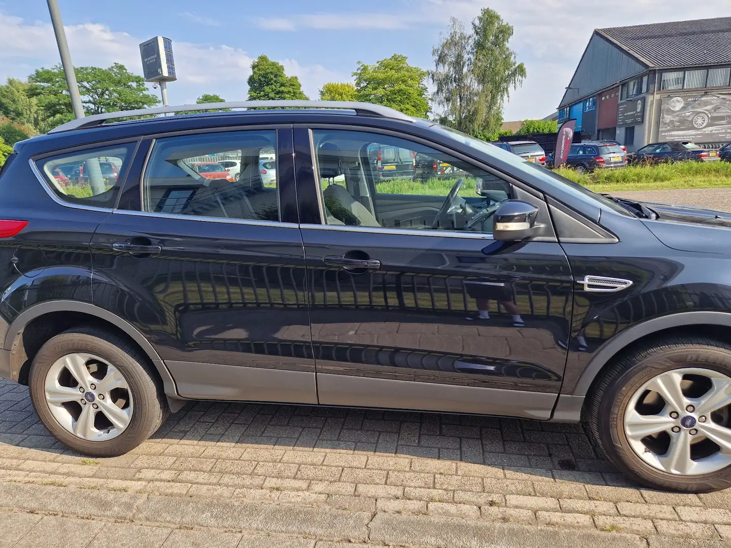 Ford Kuga 1.5 Titanium Zwart - 2