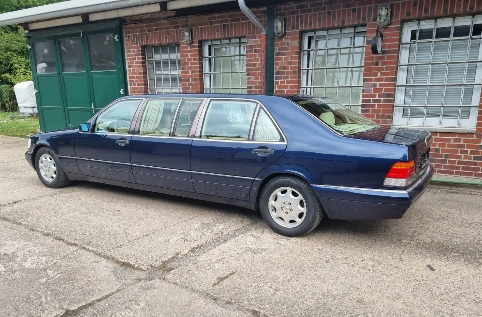 Mercedes-Benz S 600 L Carat Duchatelet Stretchlimousine W140 Albastru - 1