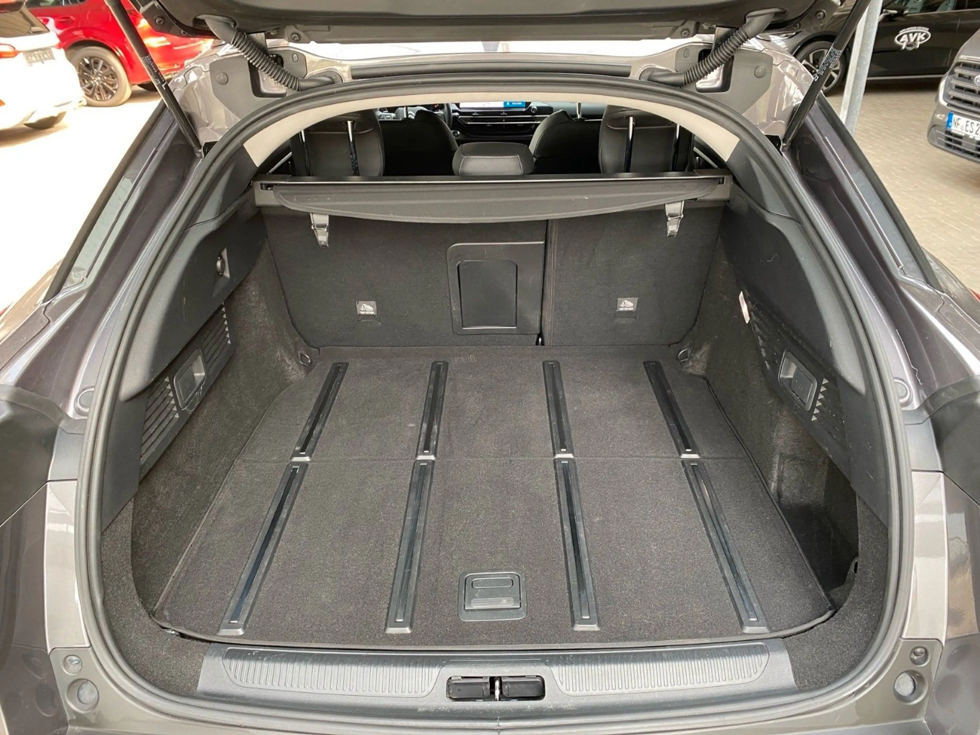 Citroen C5 X Shine Plug-In Hybrid AUTOMATIK — photo 8