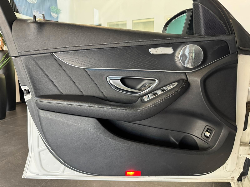 Mercedes-Benz C 250 d Lim. AMG-Paket/Panorama+Head-Up+Burmester — photo 11