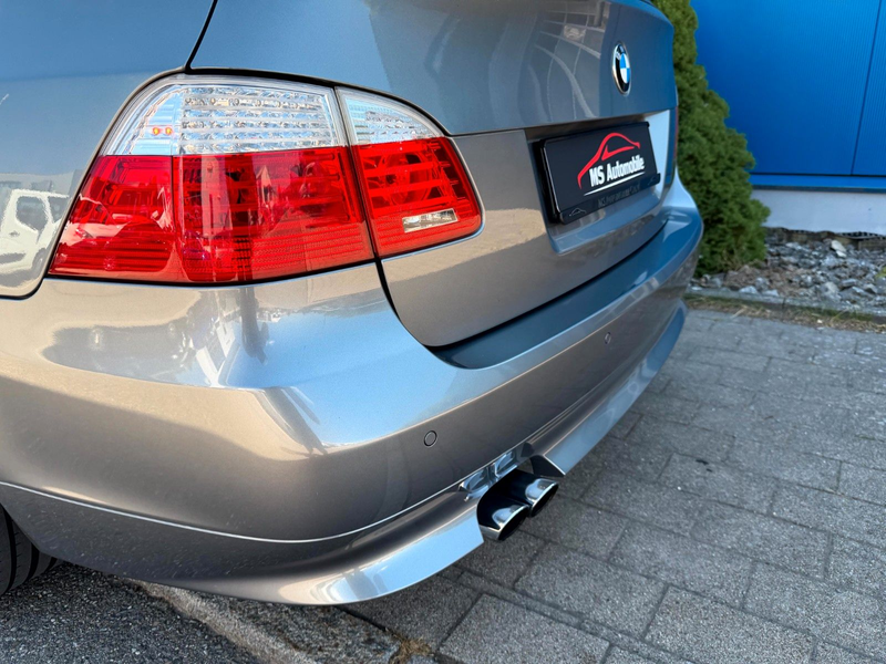BMW 523 i Touring Automatik Navi_Leder_Xenon_Pano_2.H — photo 9