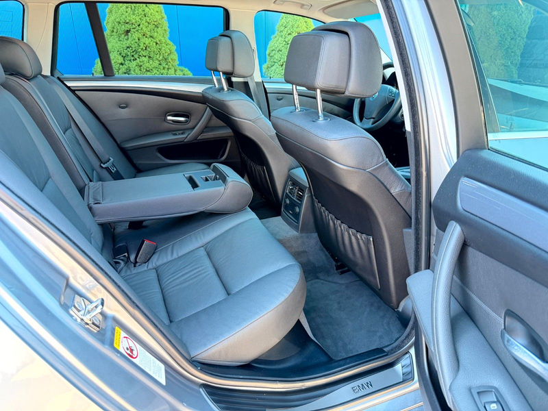 BMW 523 i Touring Automatik Navi_Leder_Xenon_Pano_2.H — photo 13