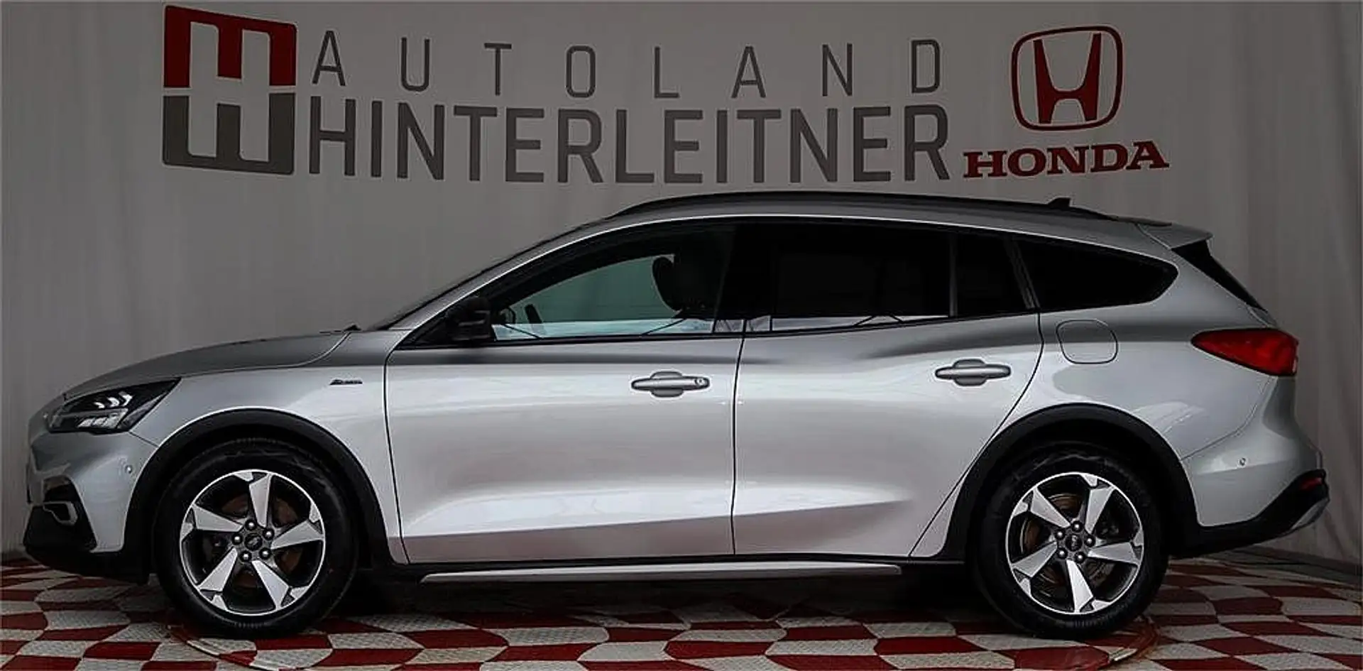 Ford Focus Traveller Active X LED NAVI KAMERA Silber - 2
