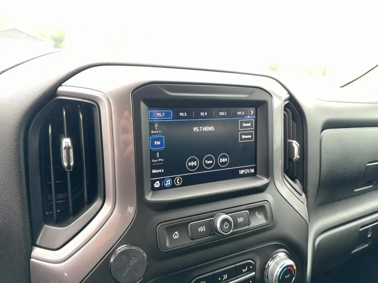 GMC Sierra 1500 photo GMC Sierra 1500