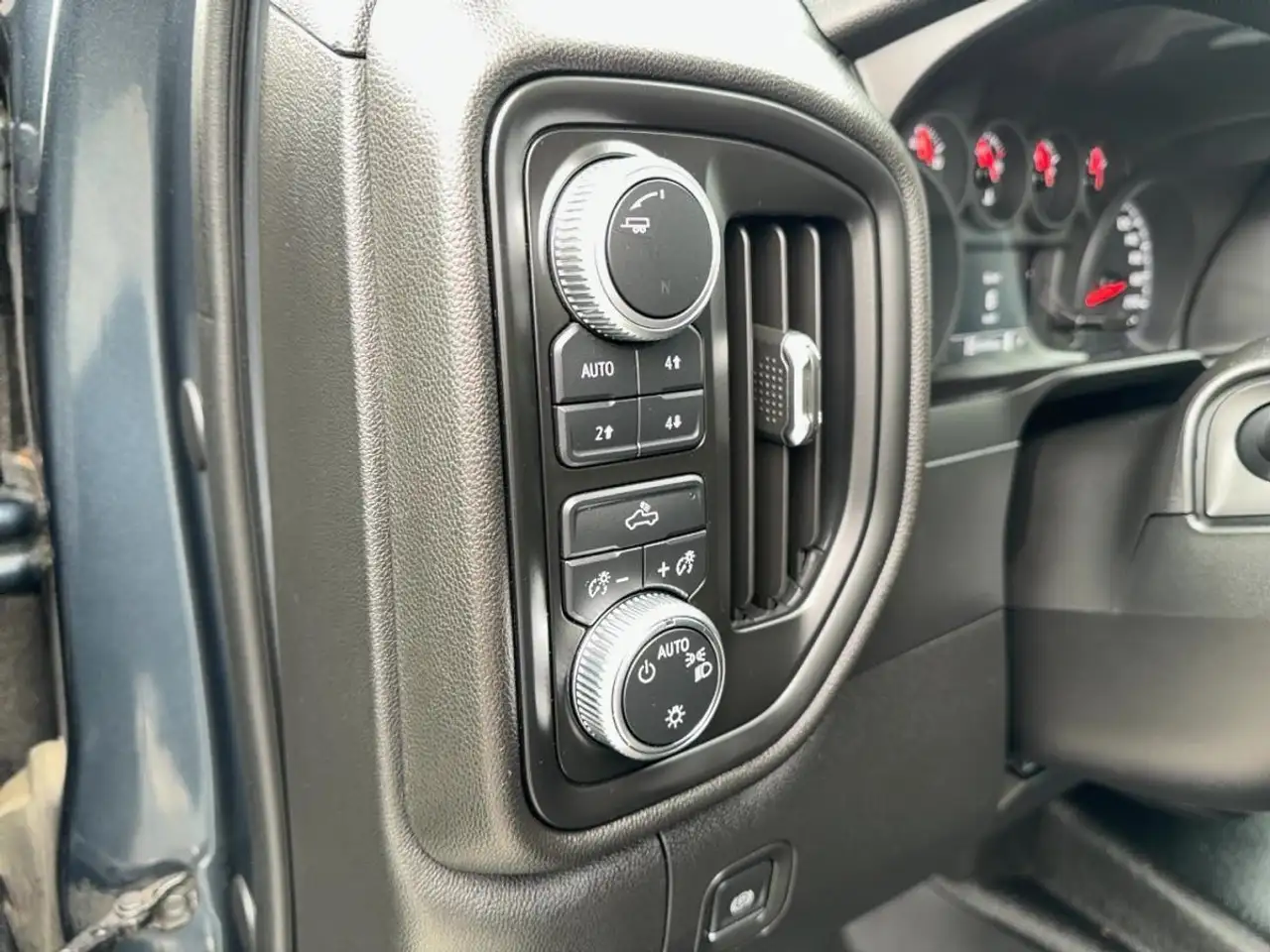 GMC Sierra 1500 photo GMC Sierra 1500