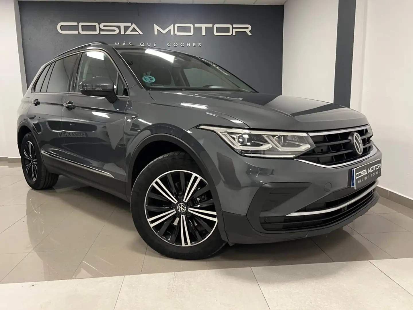 Volkswagen Tiguan 2.0TDI Life DSG 110kW Gris - 1