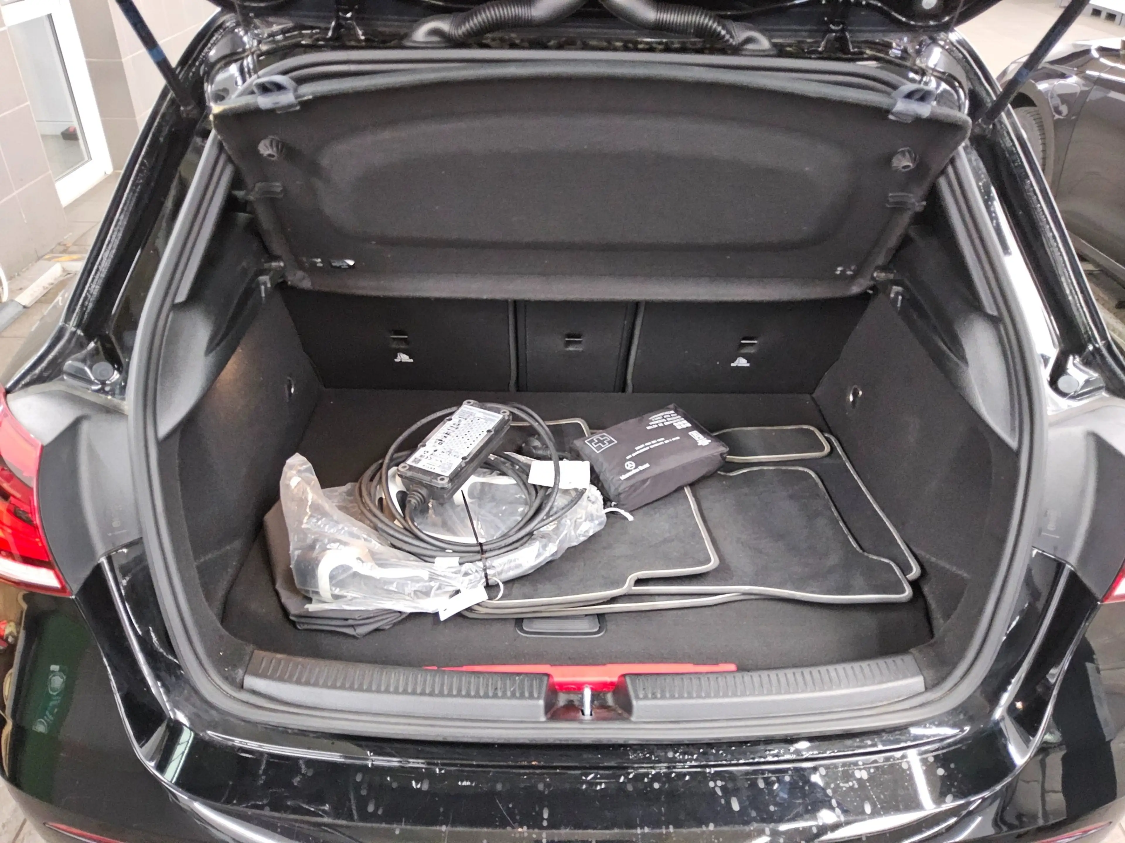Mercedes-Benz A 250 A 250 T-LEDER NAVI KLIMA RADIO TEMPO MFL SHZ VC PDC Night MB-LED RFK — photo 12
