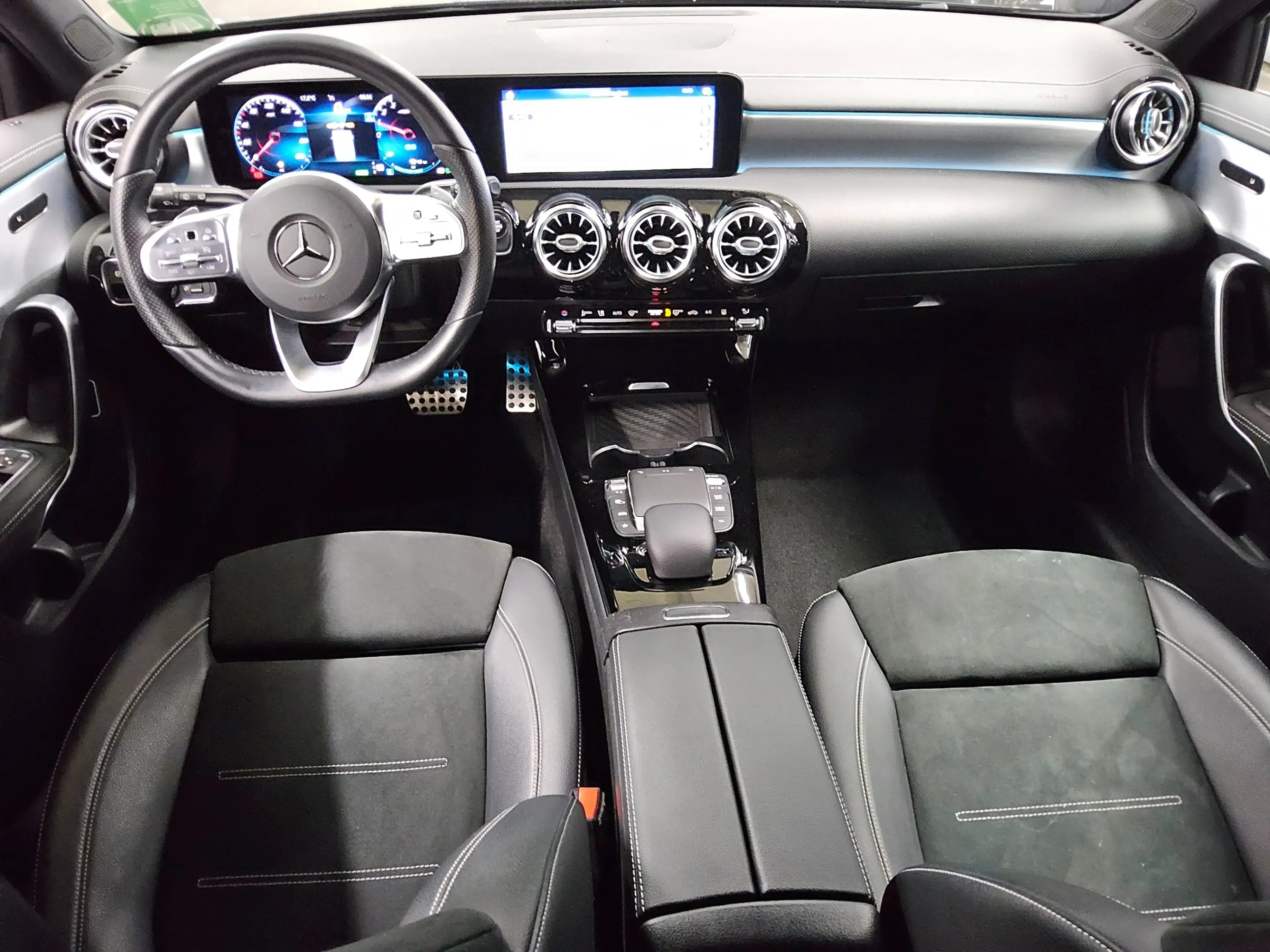 Mercedes-Benz A 250 A 250 T-LEDER NAVI KLIMA RADIO TEMPO MFL SHZ VC PDC Night MB-LED RFK — photo 5