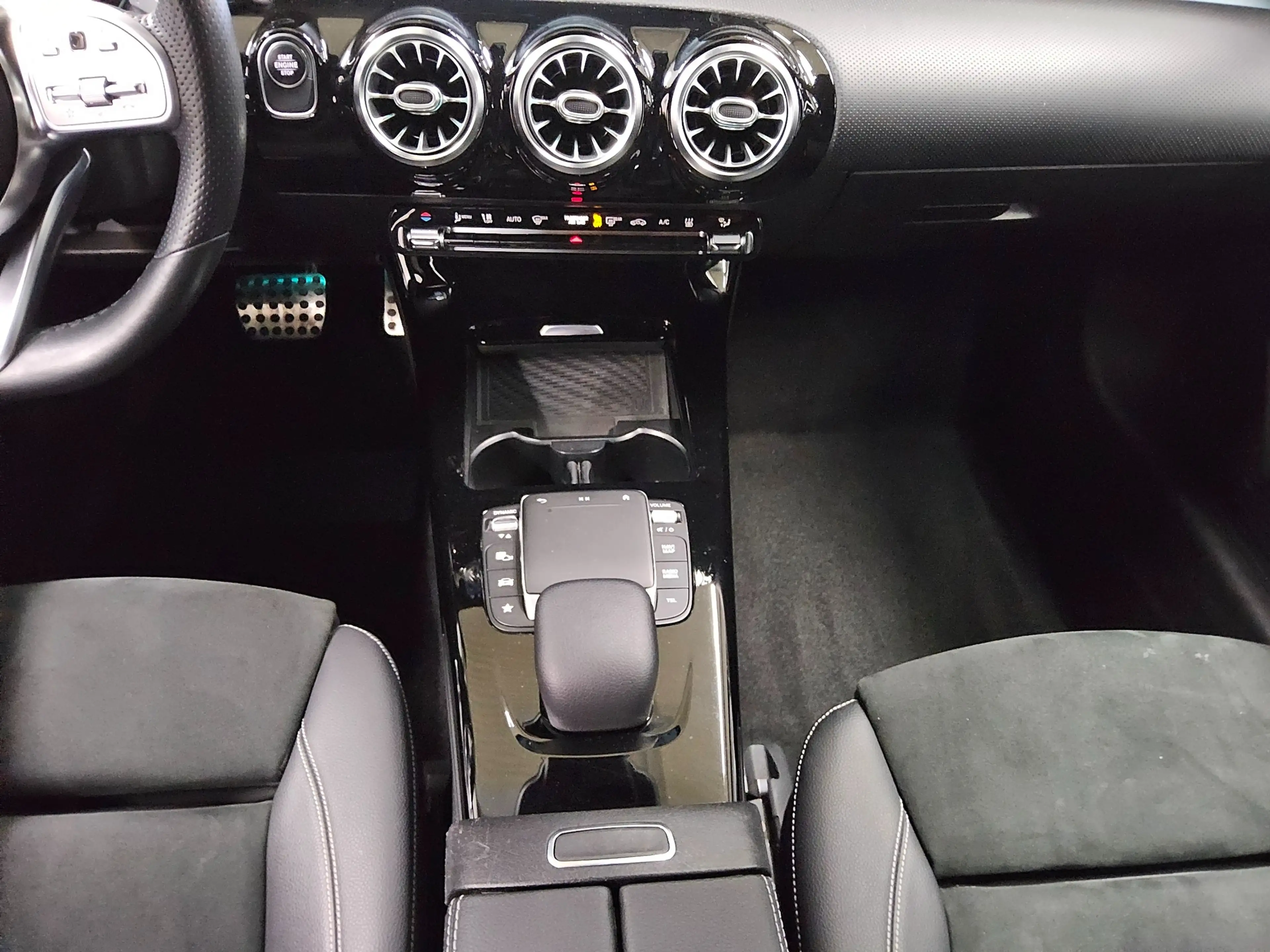 Mercedes-Benz A 250 A 250 T-LEDER NAVI KLIMA RADIO TEMPO MFL SHZ VC PDC Night MB-LED RFK — photo 6