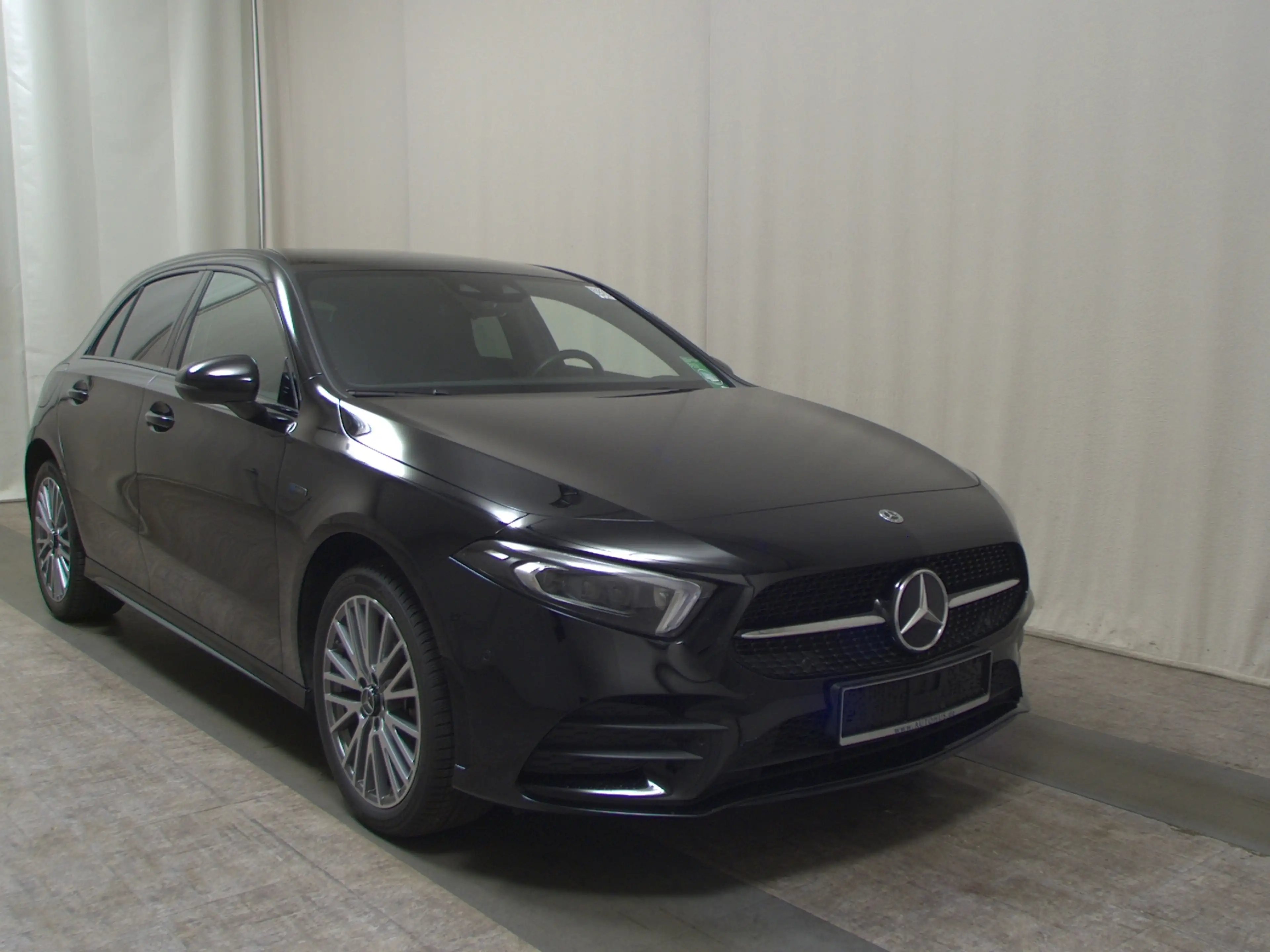 Mercedes-Benz A 250 A 250 T-LEDER NAVI KLIMA RADIO TEMPO MFL SHZ VC PDC Night MB-LED RFK — photo 3