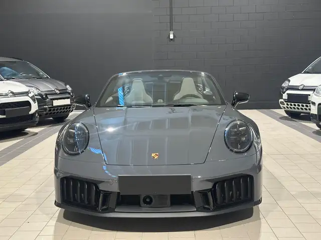 Porsche 992 911 Cabrio 3.6 Carrera GTS auto