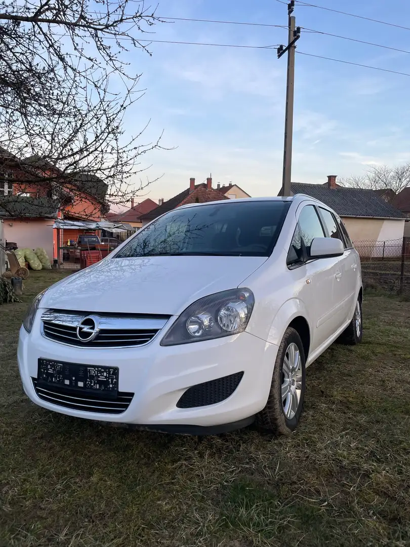Opel Zafira Tourer 1.6 Білий - 1