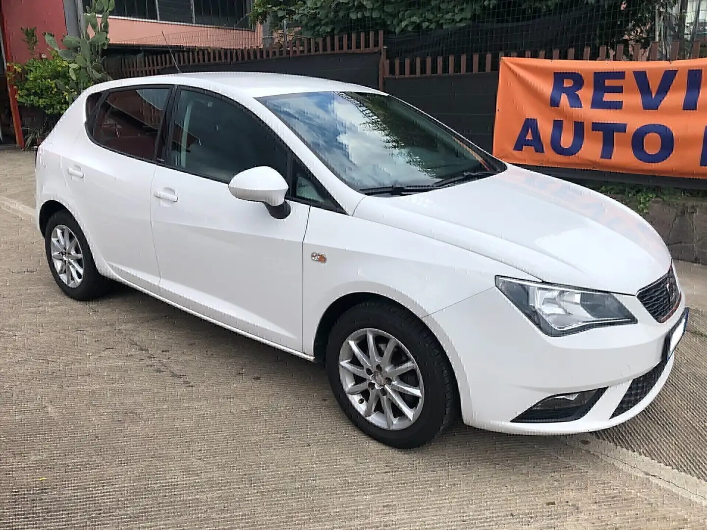 SEAT Ibiza 1.2 70 CV 5p. Reference Bianco - 1