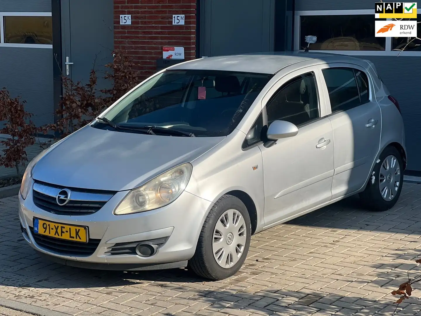 Opel Corsa 1.2-16V Business Grijs - 1