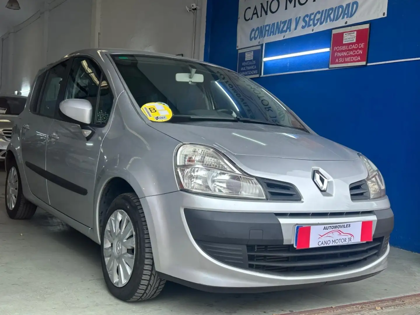 Renault Modus Grand 1.5dCi Yahoo eco2 75 Zilver - 1