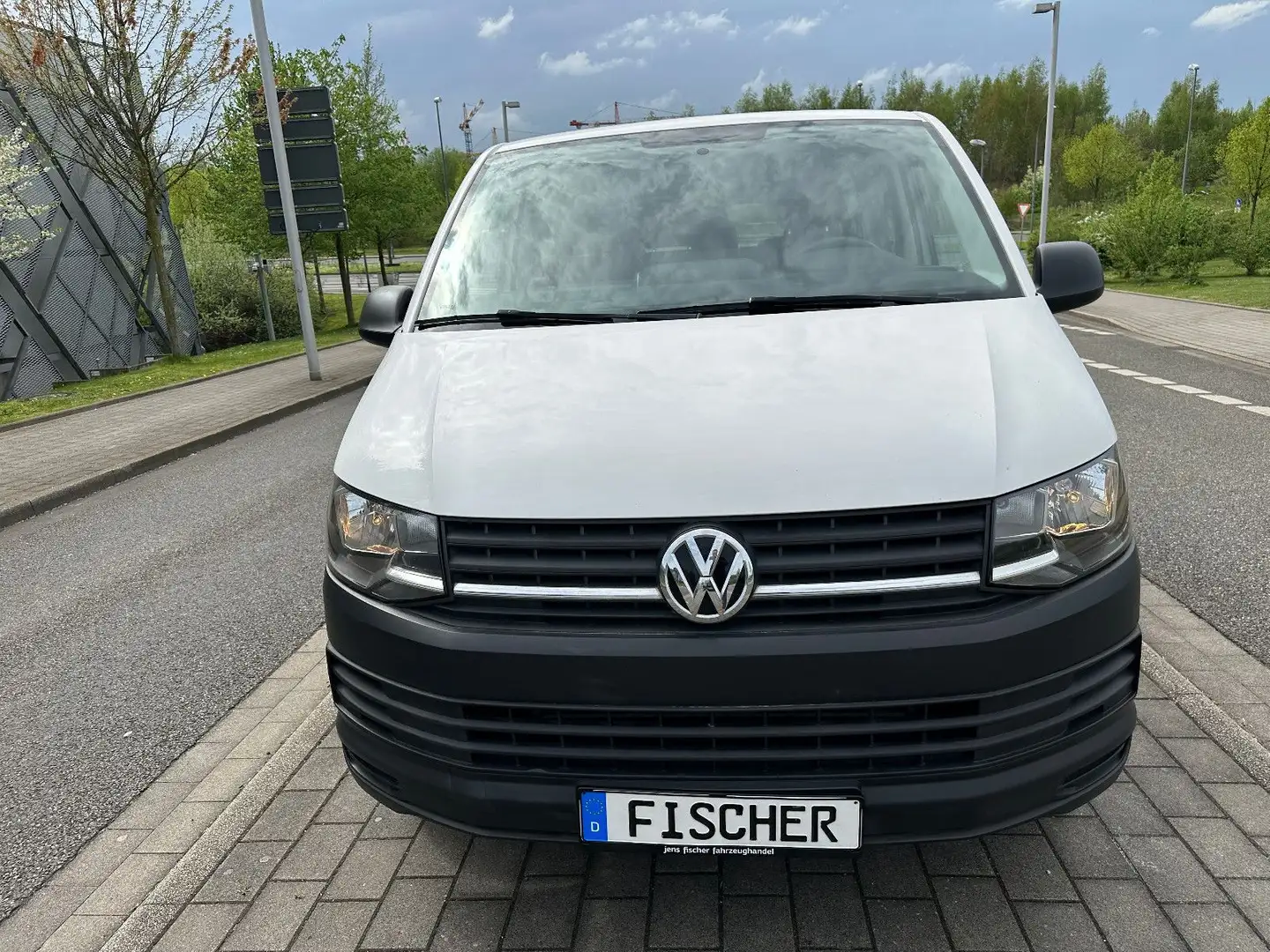 Volkswagen T6 Transporter Kasten-Kombi lang + 6 Sitzer + Weiß - 2