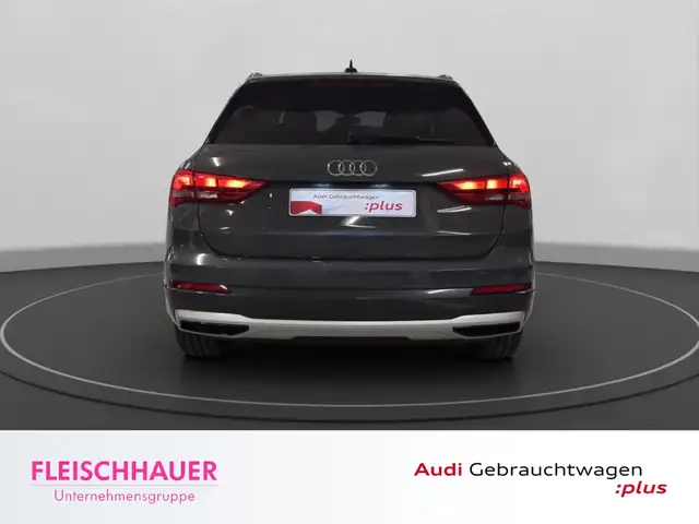 Audi Q3 view 6