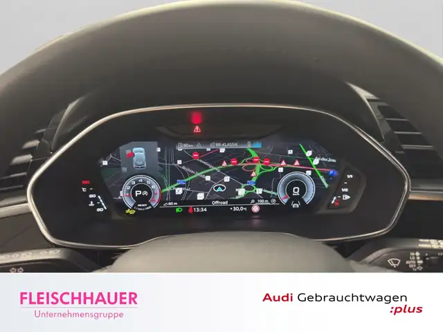 Audi Q3 view 12