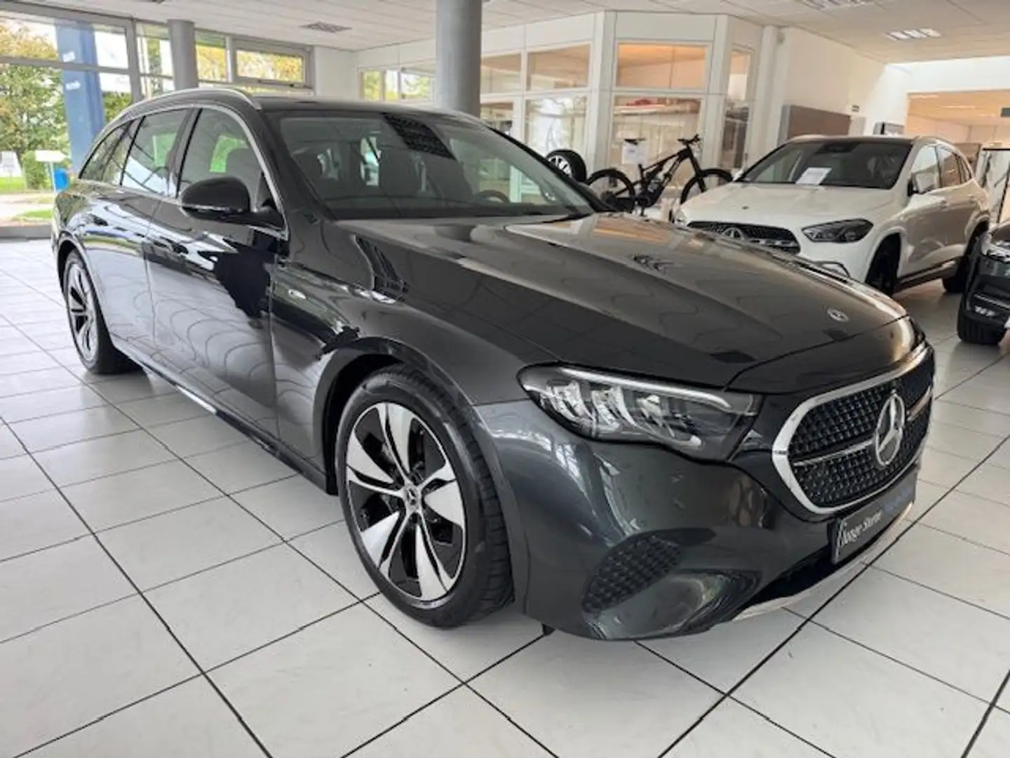 Mercedes-Benz E 300 de T Avantgarde AHK Distronic LED Esche Grau - 2