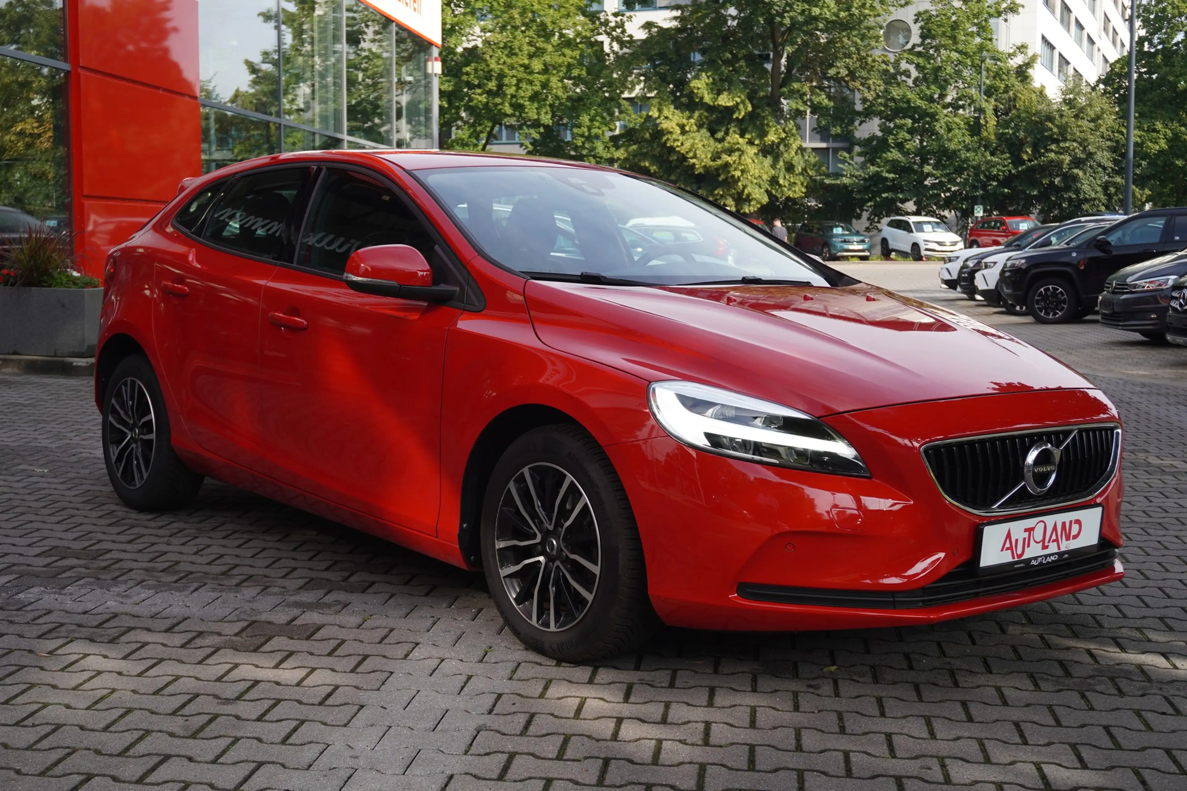 Volvo V40 2.0 Momentum LED Navi Sitzheizung Tempomat — photo 4