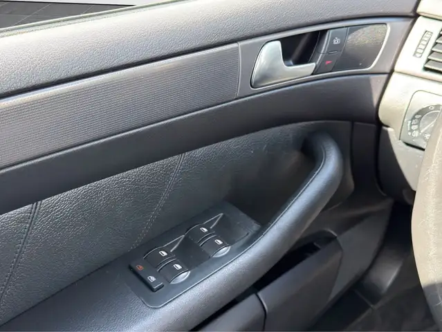 Audi A6 view 23